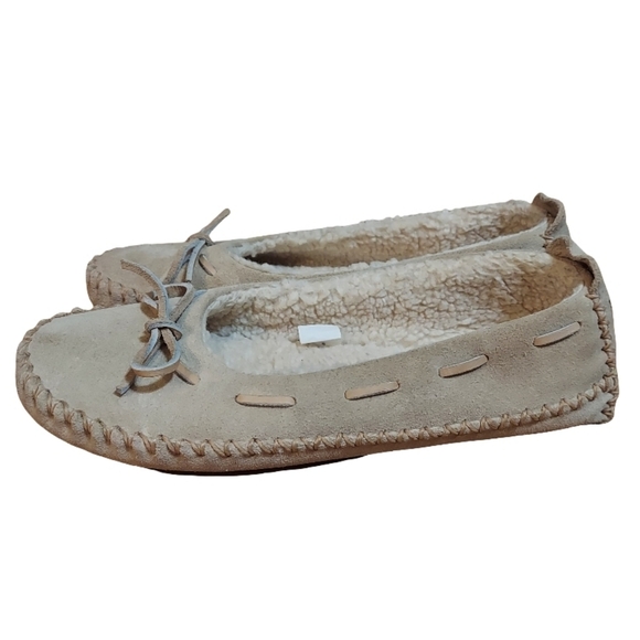L.L.Bean Hearthside Suede Sherpa Lined Moccasins - Picture 2 of 12